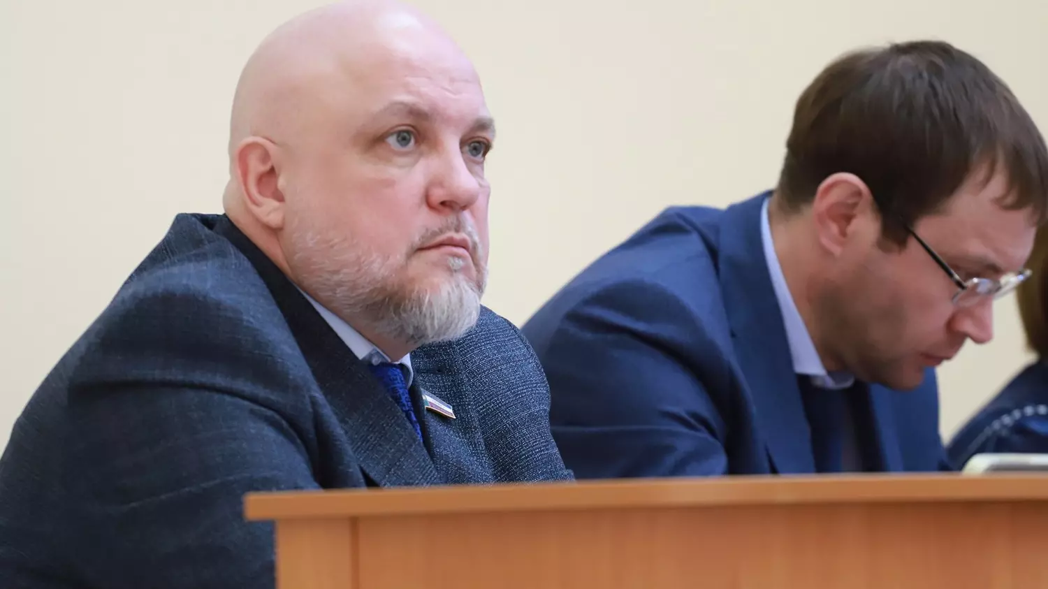 Парламент Хакасии ждет разъяснений от Коновалова по скандалу в пансионате ветеранов
