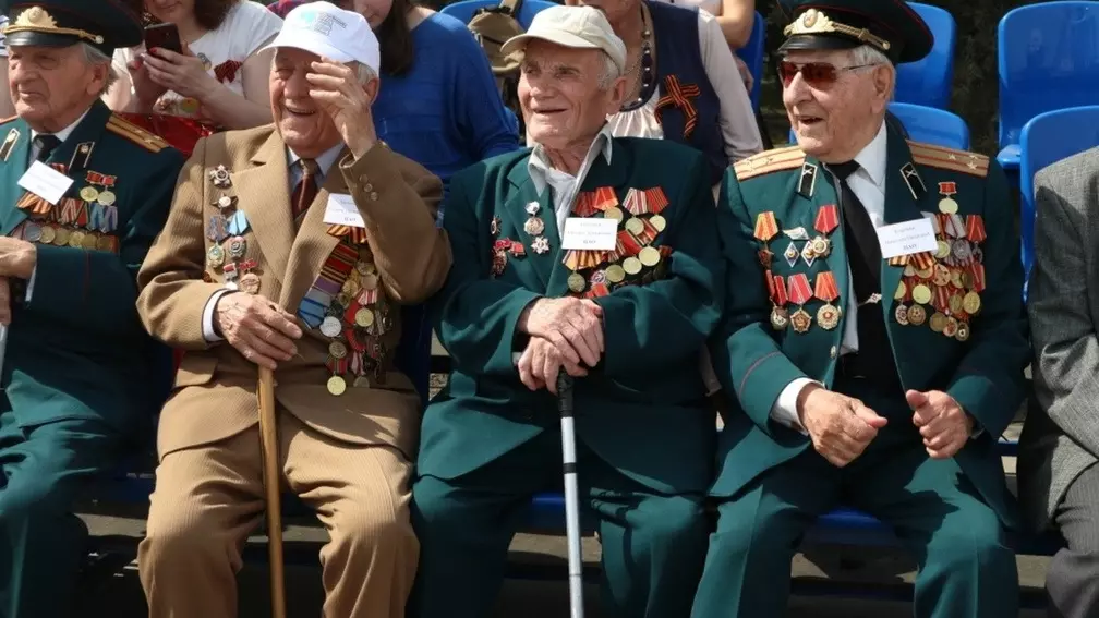 Ветераны Великой Отечественной войны в России в среднем получают более 38 тысяч рублей, при наличии инвалидности средняя сумма возрастает до 52 тысяч рублей