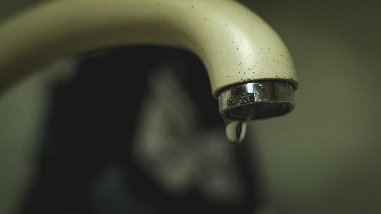 В водопроводах городов Хакасии нашли множество проблем и нарушений
