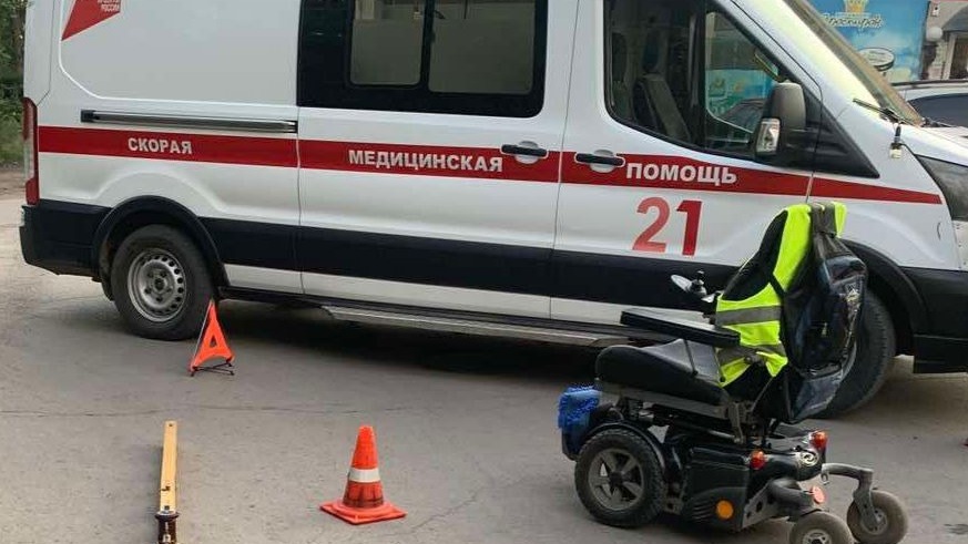 В Хакасии мужчина сбил женщину в инвалидной коляске