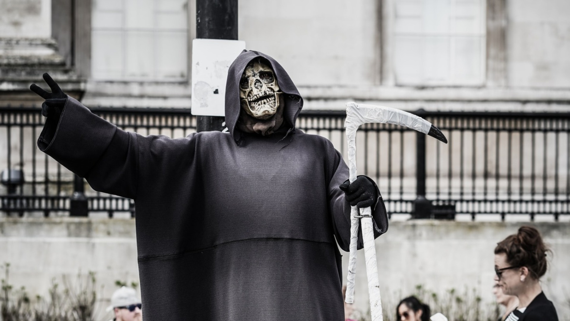 The grim reaper 2. Костюм смерти. Чел в костюме смерти. Образ смерти 2022 косплей.
