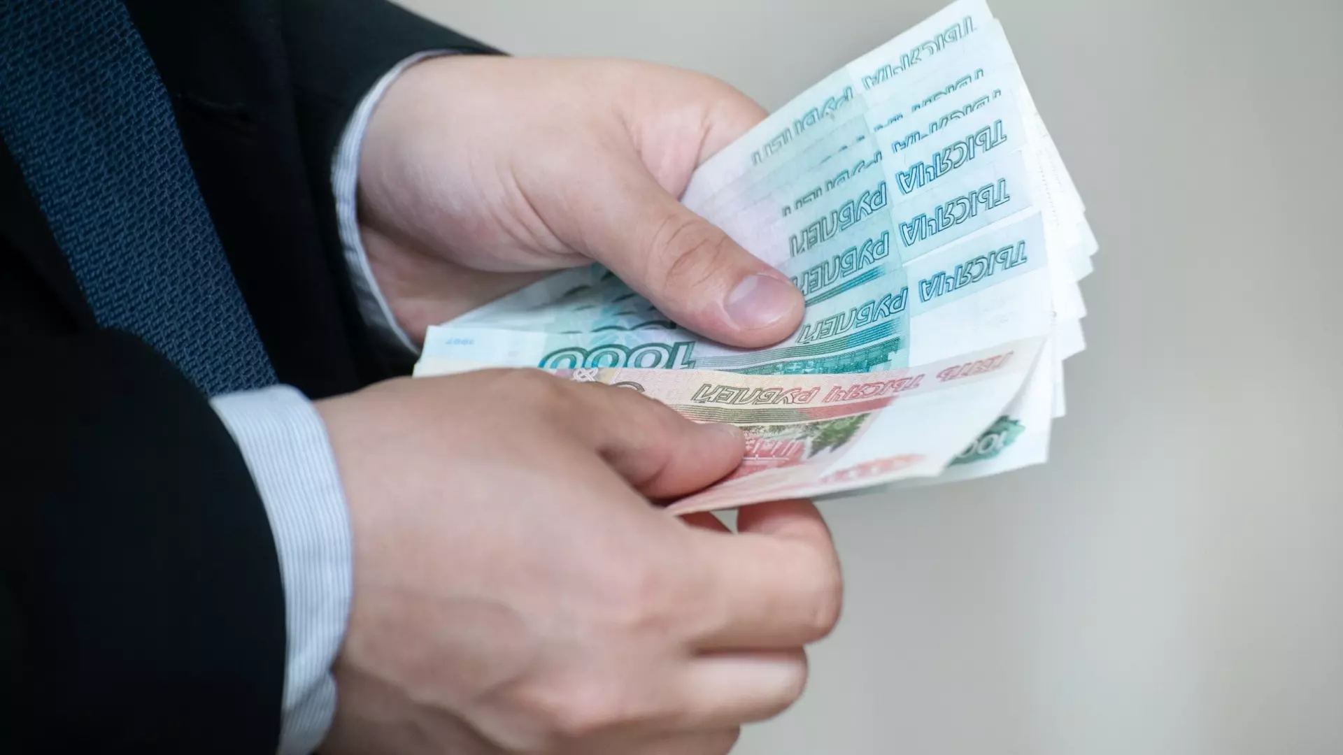 Жителю Хакасии понадобится почти 11 лет, чтобы накопить миллион рублей