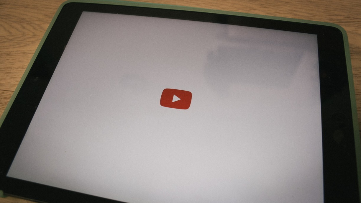 Депутаты предупредили видеоблогеров, что на YouTube у них нет будущего