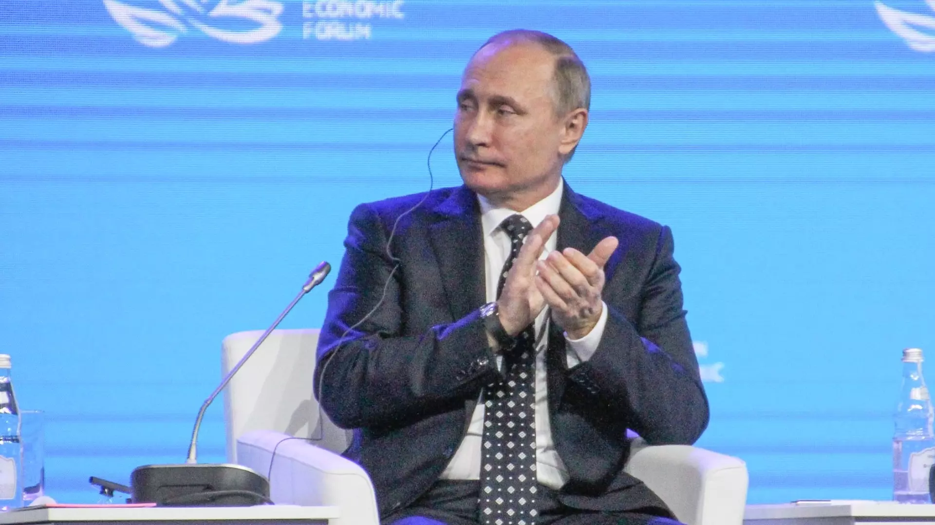 Президент России повысил зарплату себе, министрам и генпрокурору