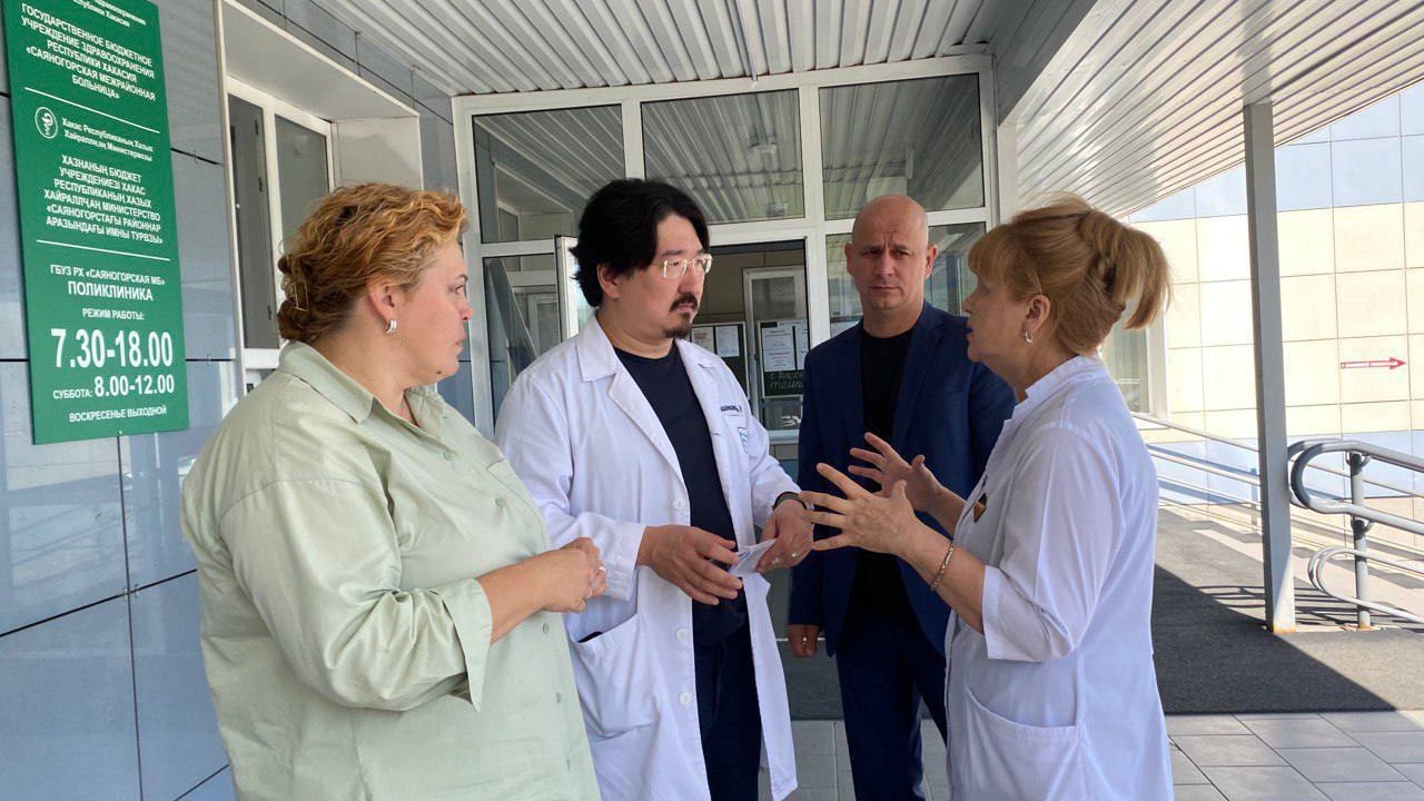 В ведущих клиниках Москвы прооперируют около 50 жителей Хакасии