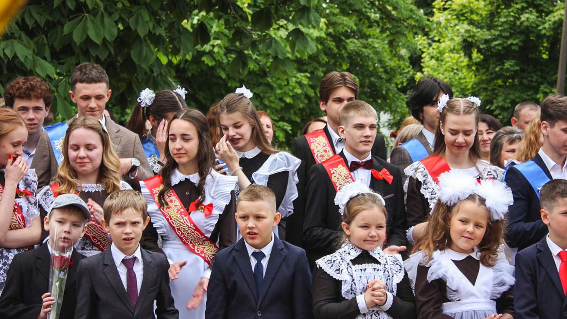 Празднование выпускного в Хакасии в 2023 году: блеск, эмоции и стоимость