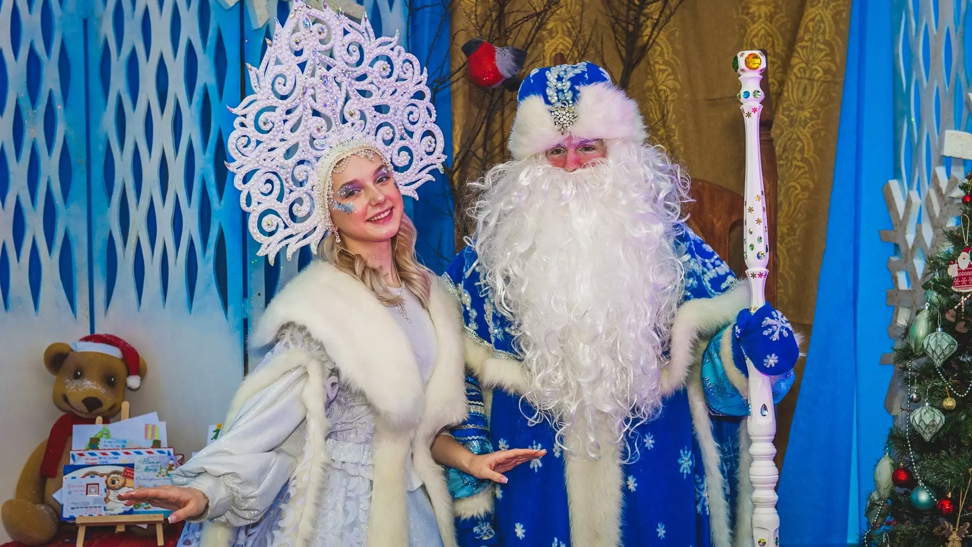 Рассказываем, сколько стоит визит Деда Мороза и Снегурочки в Хакасии