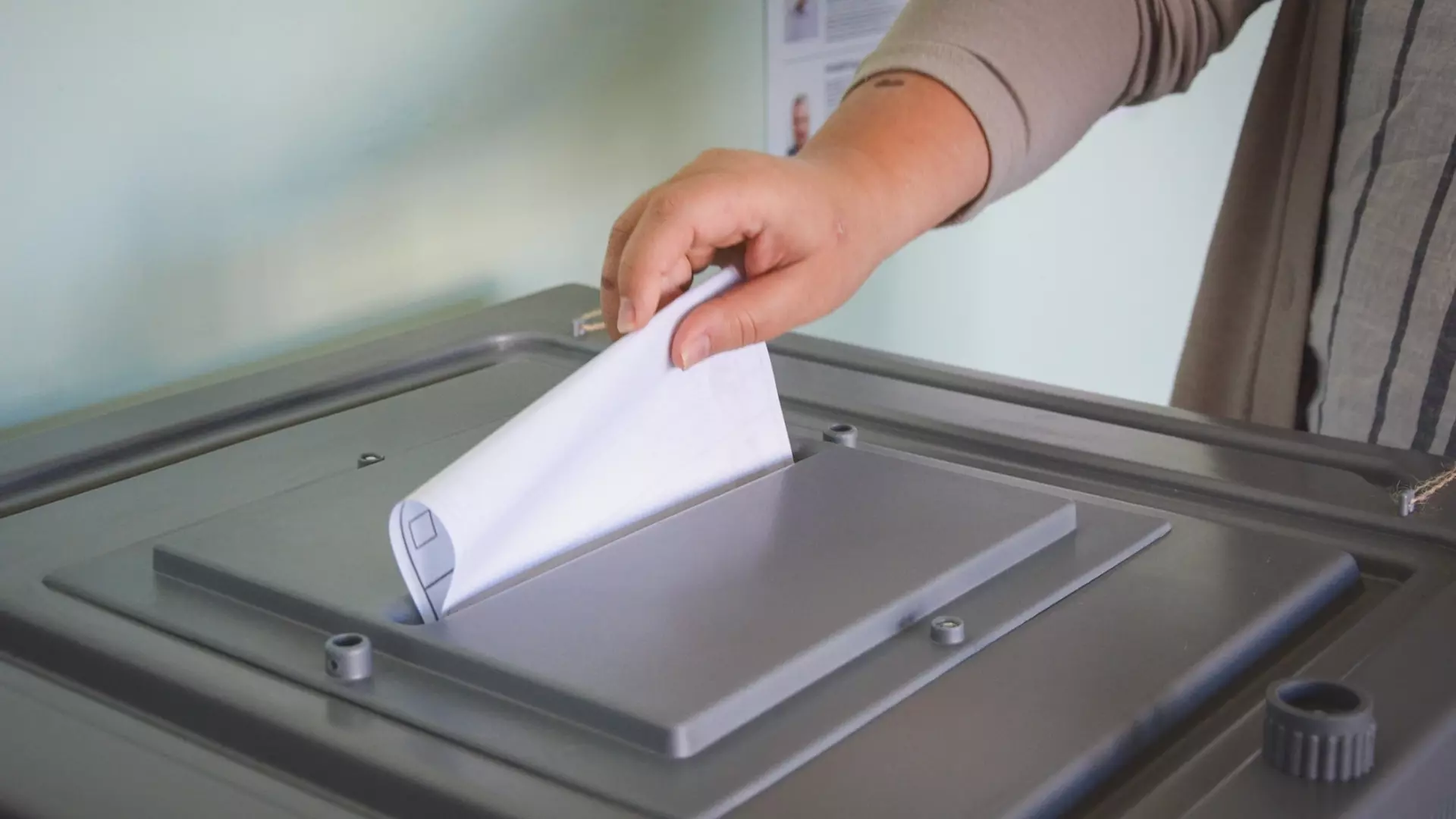 В Хакасии завершилось голосование на выборах президента. Явка превысила 69%