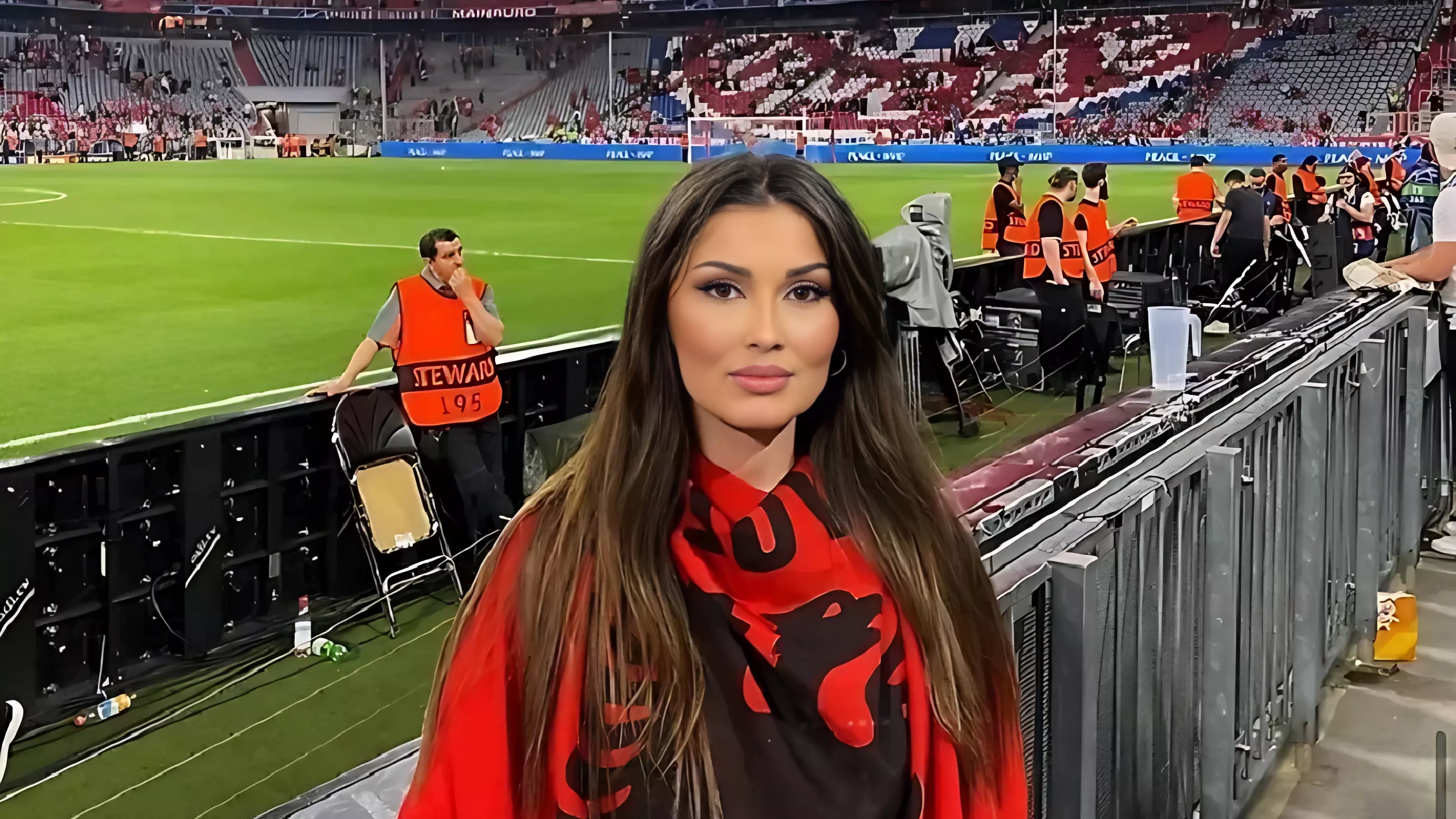 Две албанские девушки стали звездами трансляции полуфинала Лиги Чемпионов