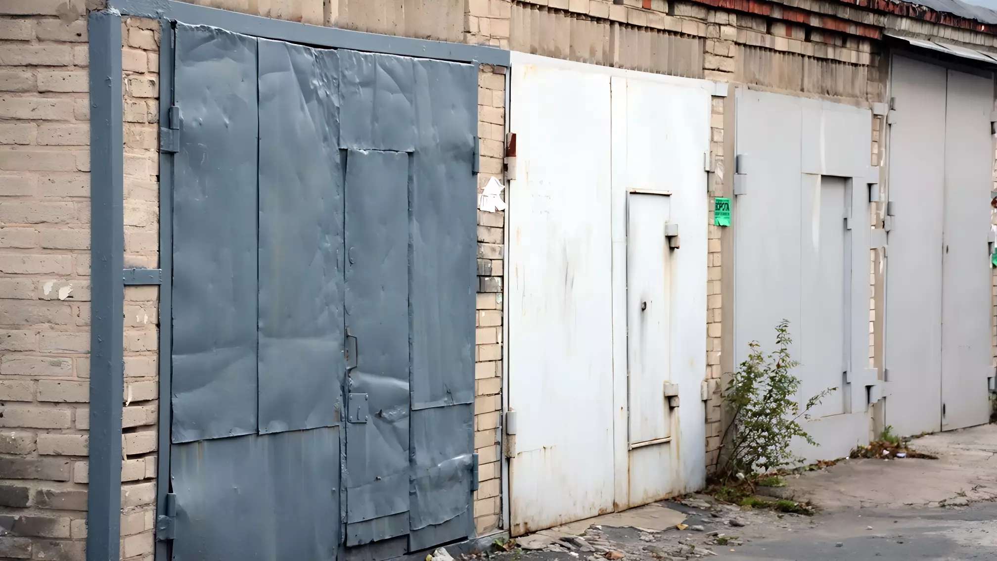 Житель Саяногорска три года производил наркотики в гараже