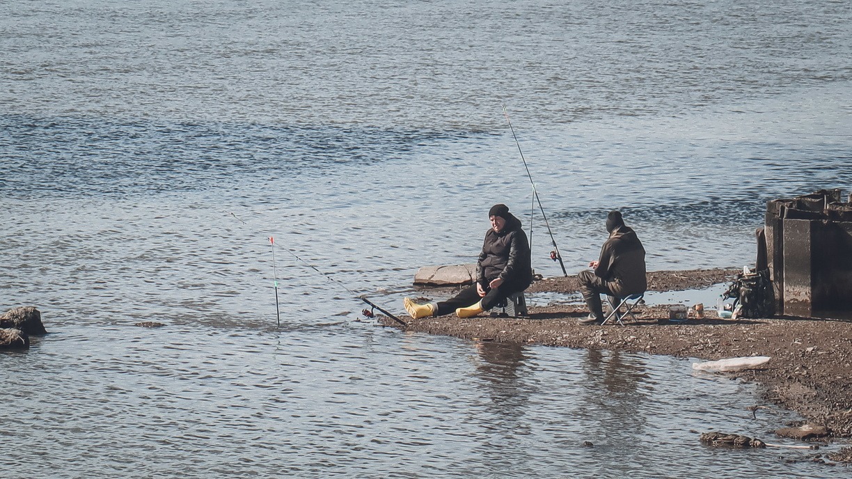 Жителям Хакасии рассказали, как не утонуть на осенней рыбалке